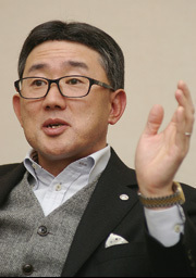ネスレ日本代表取締役副社長　高岡浩三