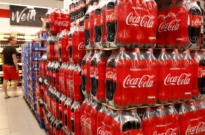 米コカ コーラ 4 6月はコロナ禍で3割減収 利益は予想上回る 小売 物流業界 ニュースサイト ダイヤモンド チェーンストアオンライン