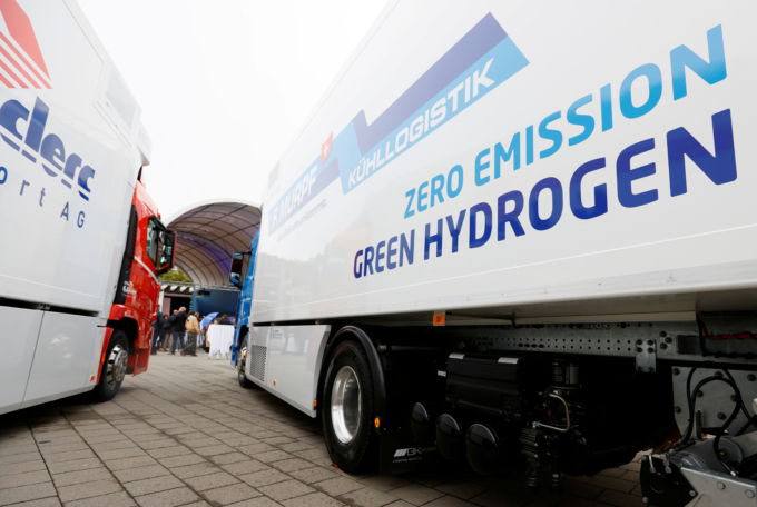 スイスのルツェルンで撮影された水素エネルギーのトラック
