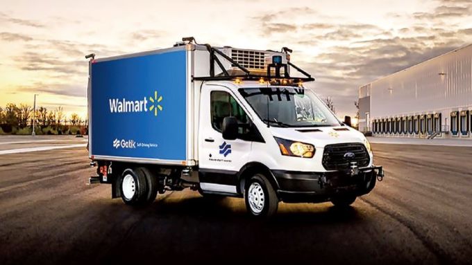 ウォルマートとガティックの無人自動運転トラック