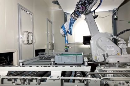 10坪のロボット自動倉庫