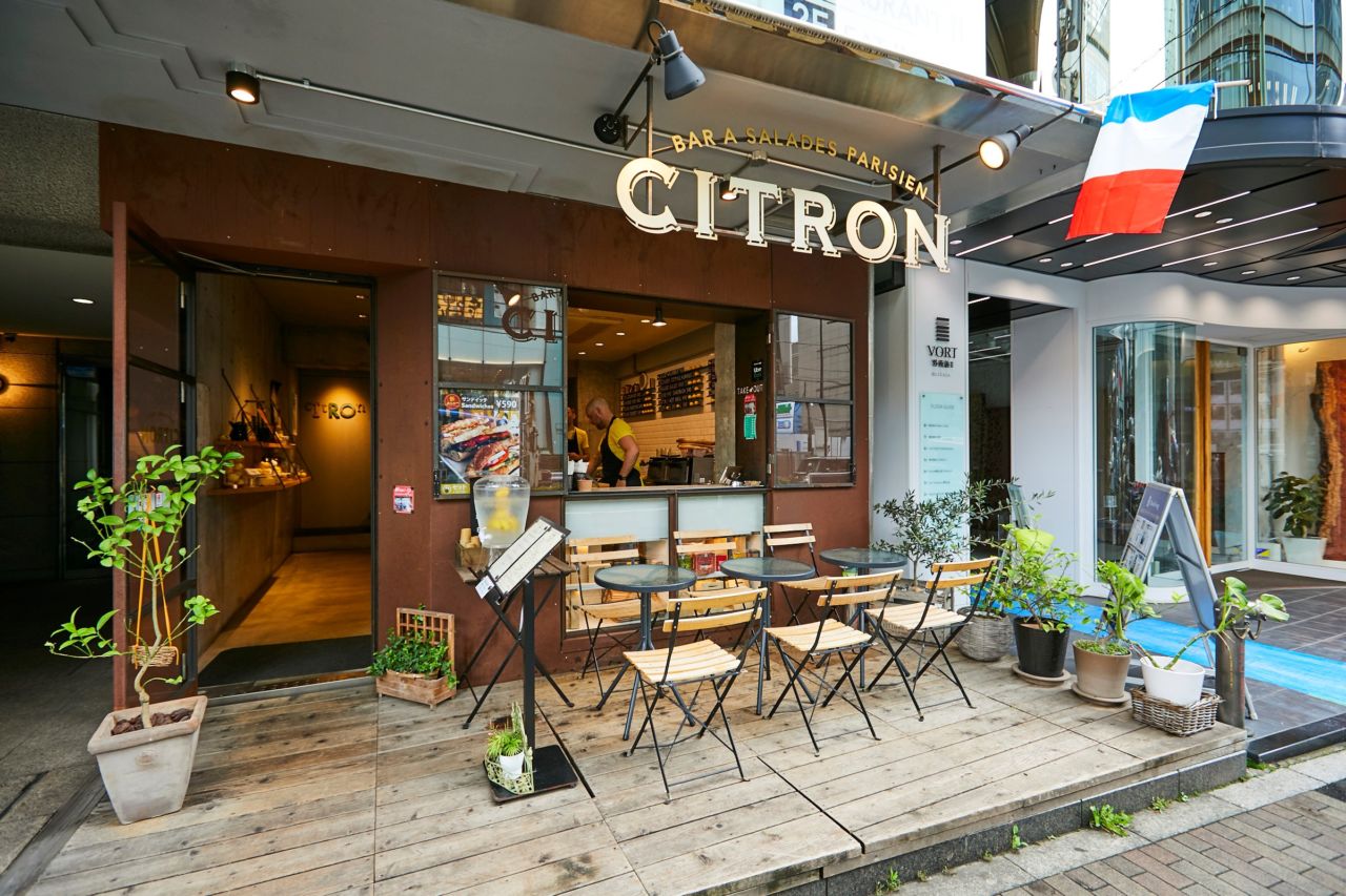 「CITRON」は、フランス・パリの街角にあるようなカフェレストランだ
