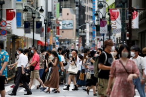 渋谷の街を歩く人々