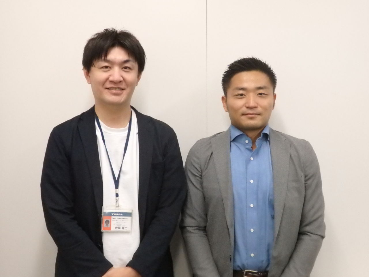 株式会社トライアルカンパニー商品本部飲料SBUリーダー牧草雄士氏（左） キリンビバレッジ株式会社広域流通営業部 営業担当　課長水守達哉氏（右）