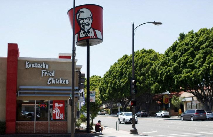 米カリフォルニア州パサデナのKFC店舗