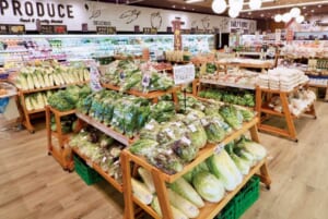キョーエイ「三ツ合橋店」の徳島県内の生産者による野菜、果物、さらに加工品を集めた「すきとく市」