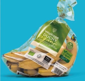 コンポスタブルな食品用フィルムで包装されたウェイトローズの有機栽培バナナ