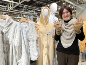 渋谷ロフトで売れ行き好調の「ｍｏｆｕａ（モフア）着る毛布」など