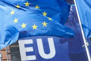 欧州連合（ＥＵ）欧州委員会本部に掲げられた欧州旗