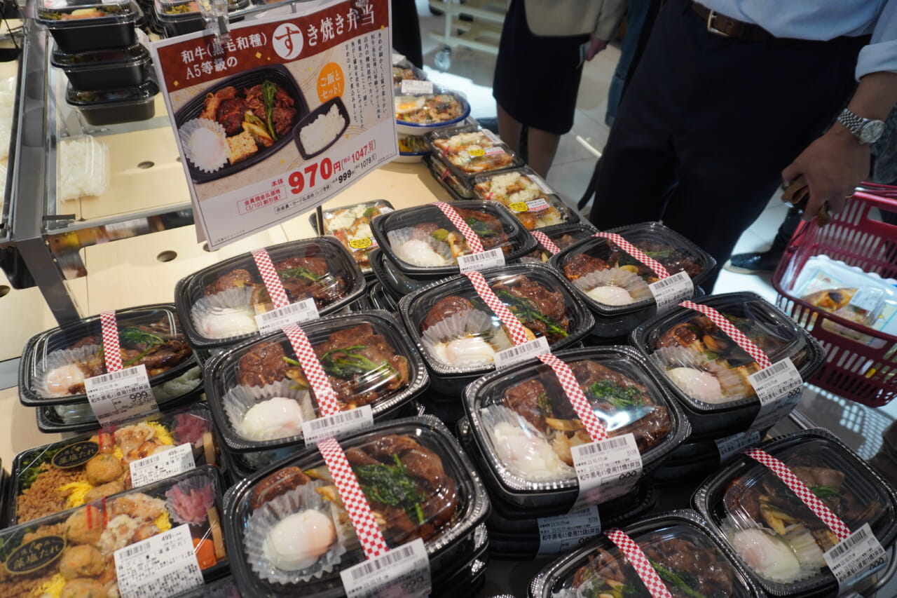 オーケー銀座店、高級店街で挑戦した 新しい売場・商品づくりを一挙紹介 流通・小売業界 ニュースサイト【ダイヤモンド・チェーンストアオンライン】