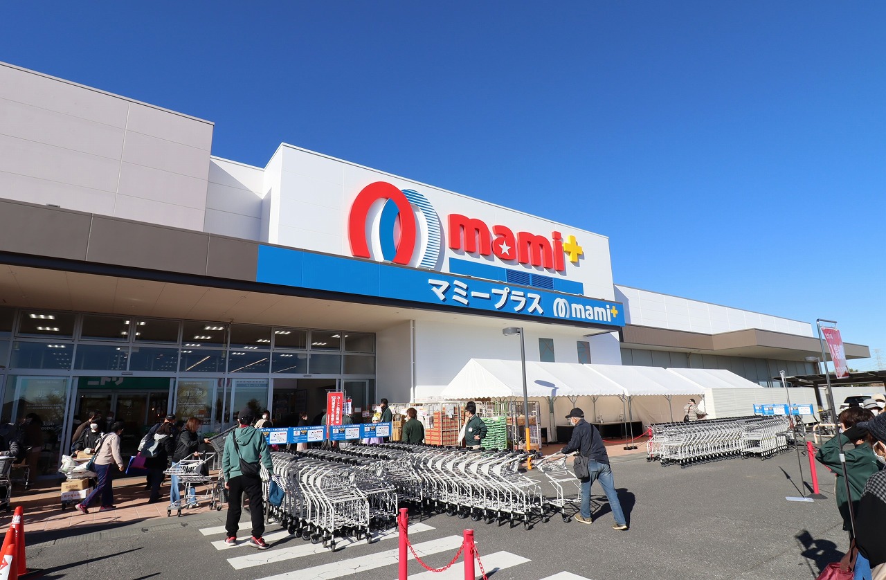 マミープラスセキチュー東松山高坂店外観