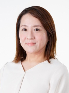 小林  真美 氏