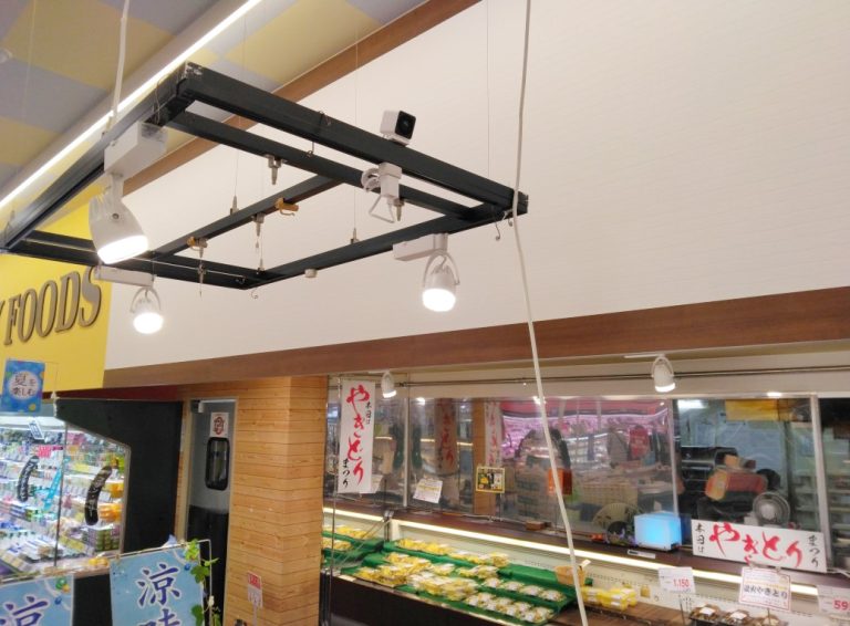 店舗に設置したソラカメ