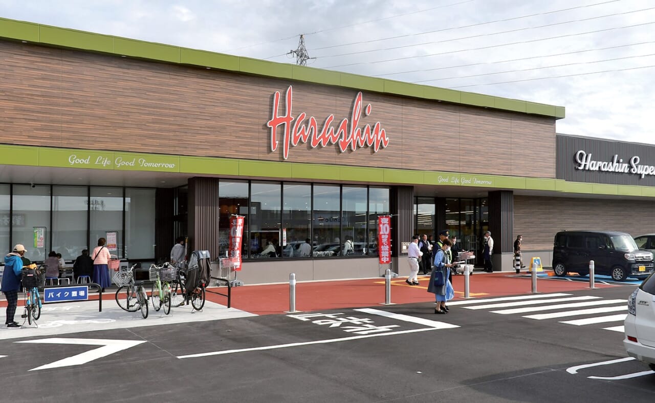 原信呉羽（くれは）店外観