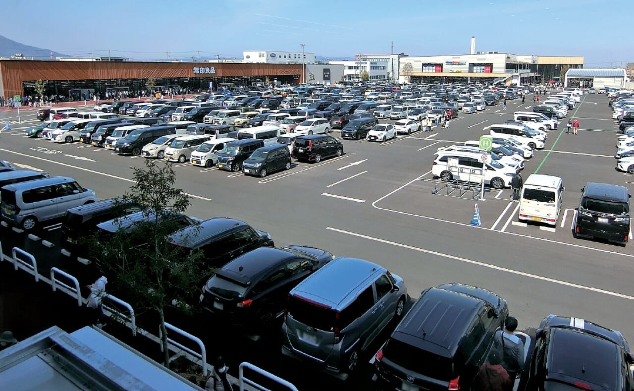 イオンモール橿原外観