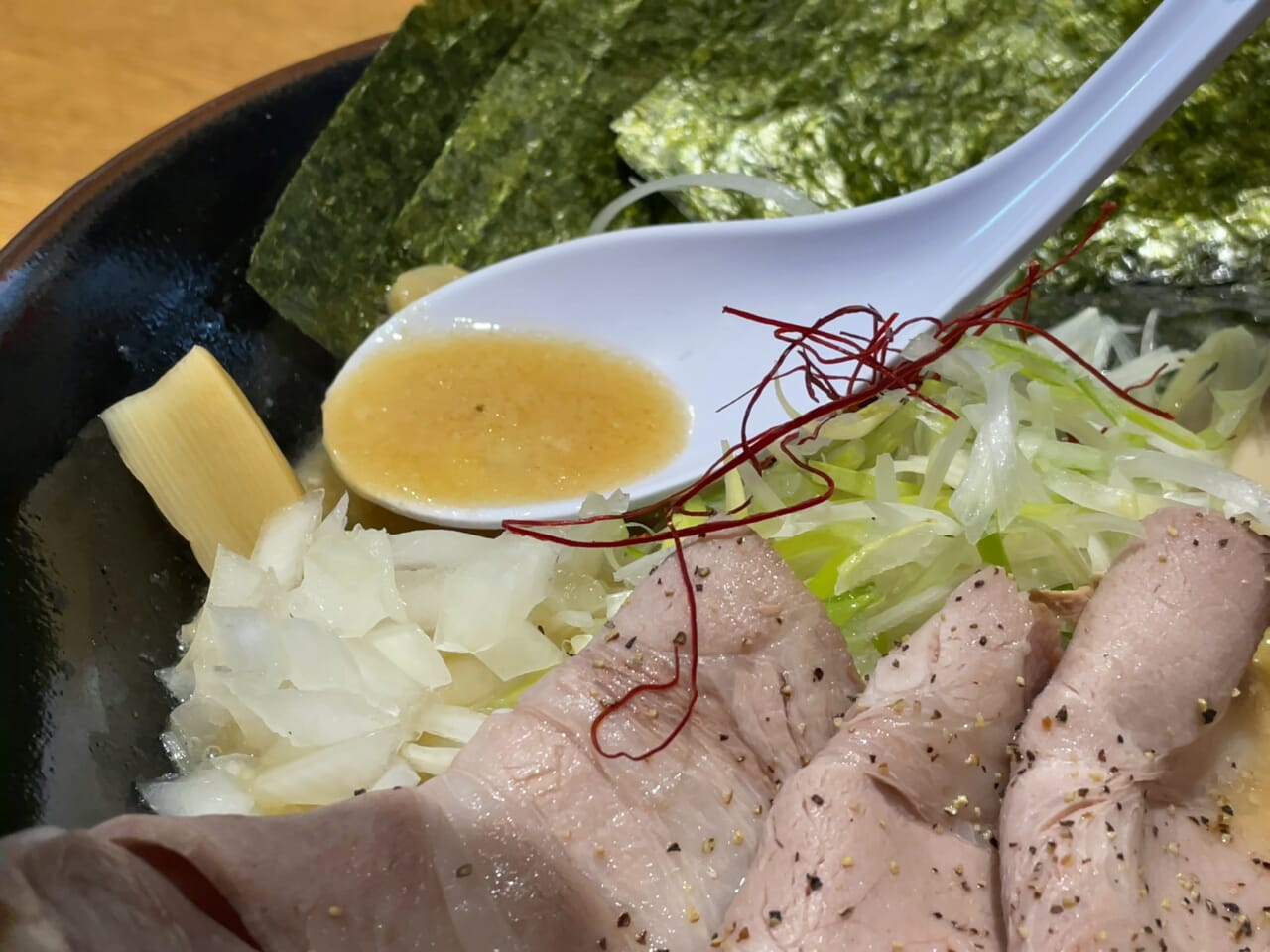 スープは濃厚な味わい