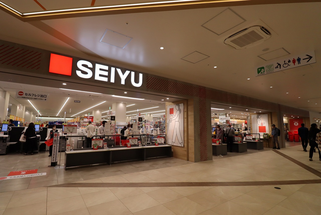 西友安城店外観