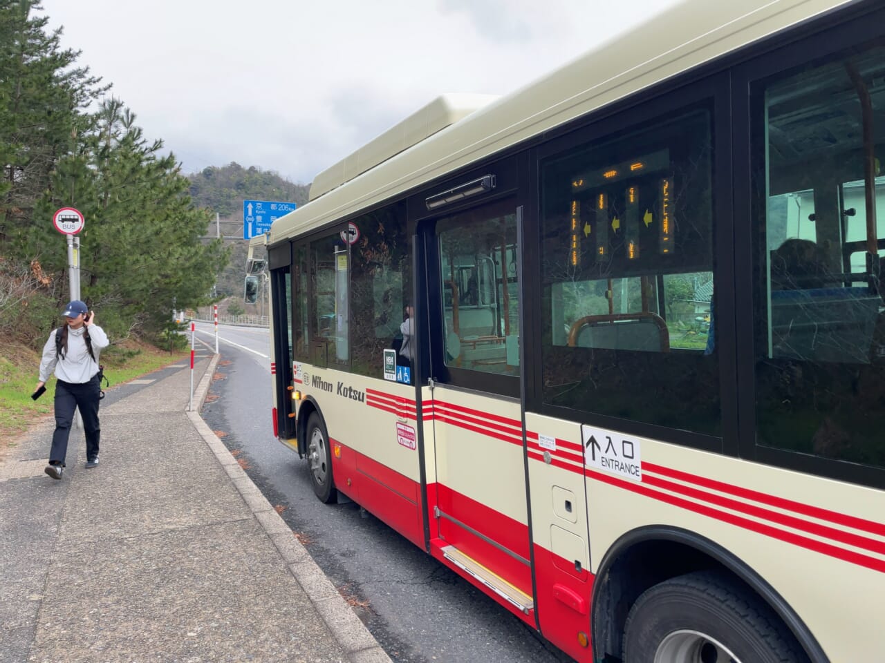 バスで鳥取県を代表する観光スポットへ向かう