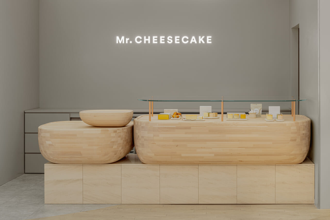 ブランドとして初の常設ストアとなる「Mr. CHEESECAKE　グランスタ東京店」の店舗写真