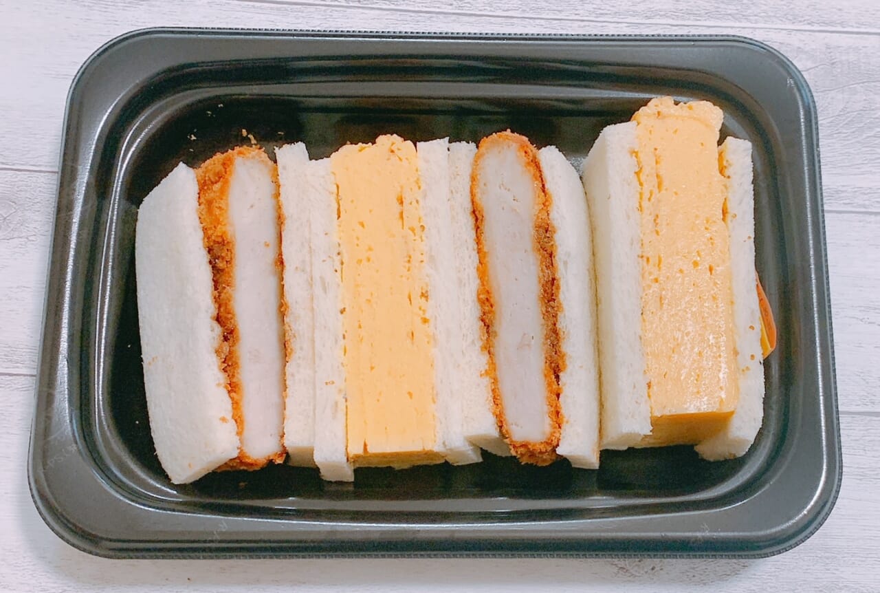 インパクト大な「とんかつ＆玉子サンド」