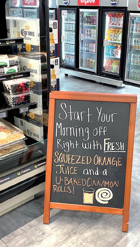 ミールタイム売場の手書きボード