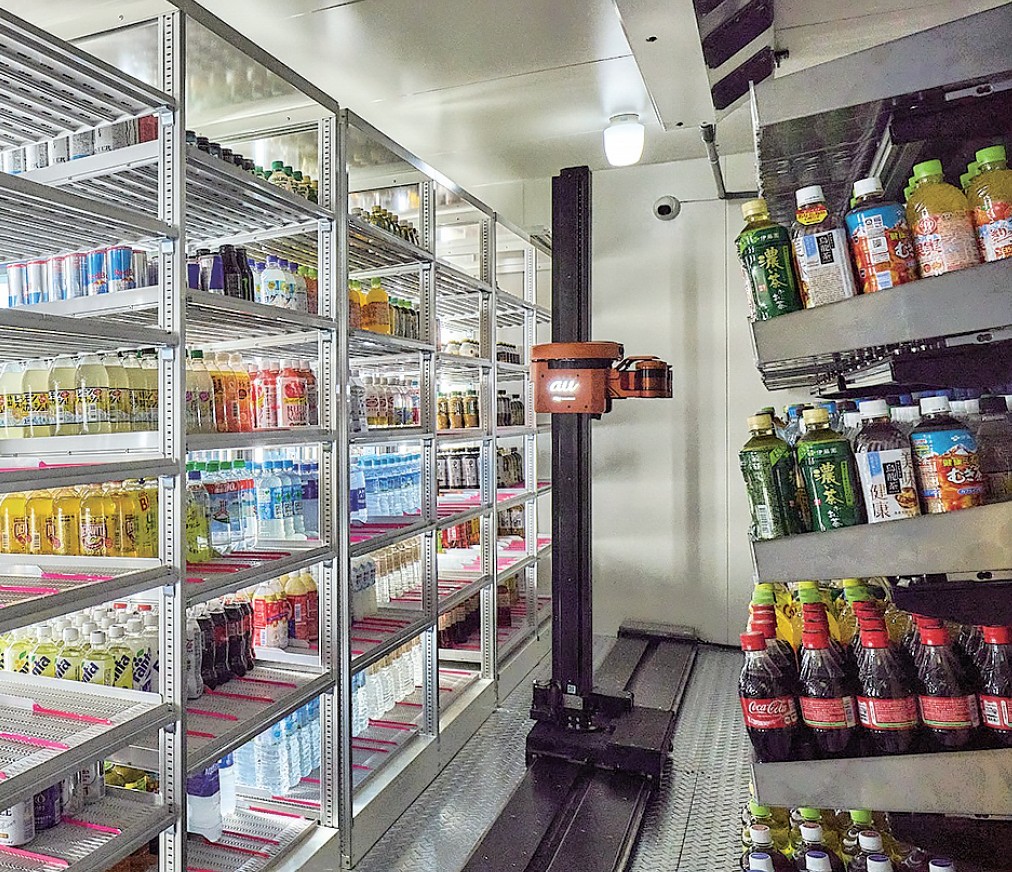 飲料の冷蔵ケース裏