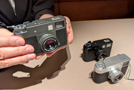 富士フイルムのコンパクトデジタルカメラ「X half」