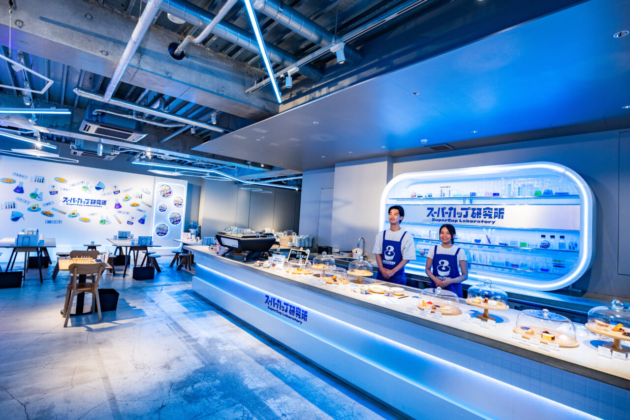明治の体験型ポップアップ「スーパーカップ研究所」