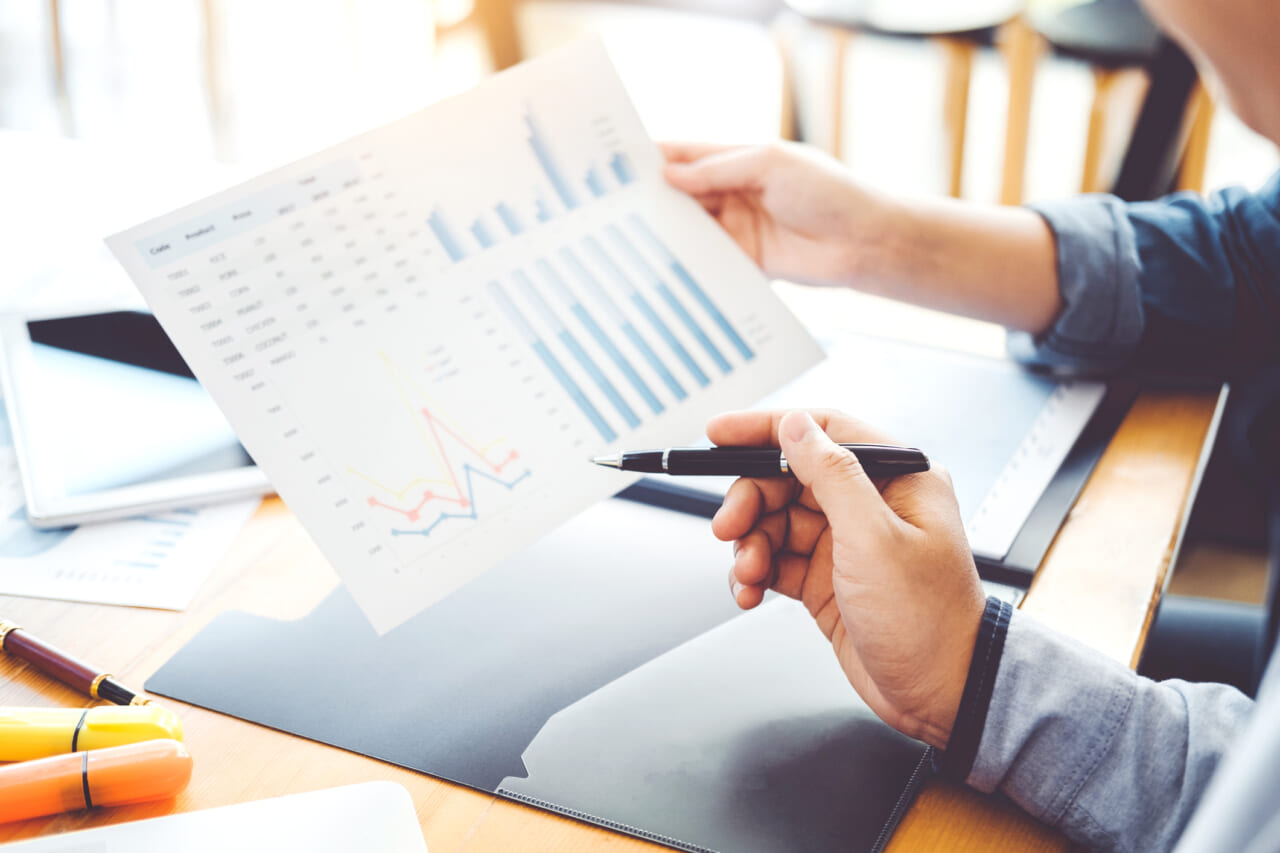 マーケティング 戦略 分析 イメージ